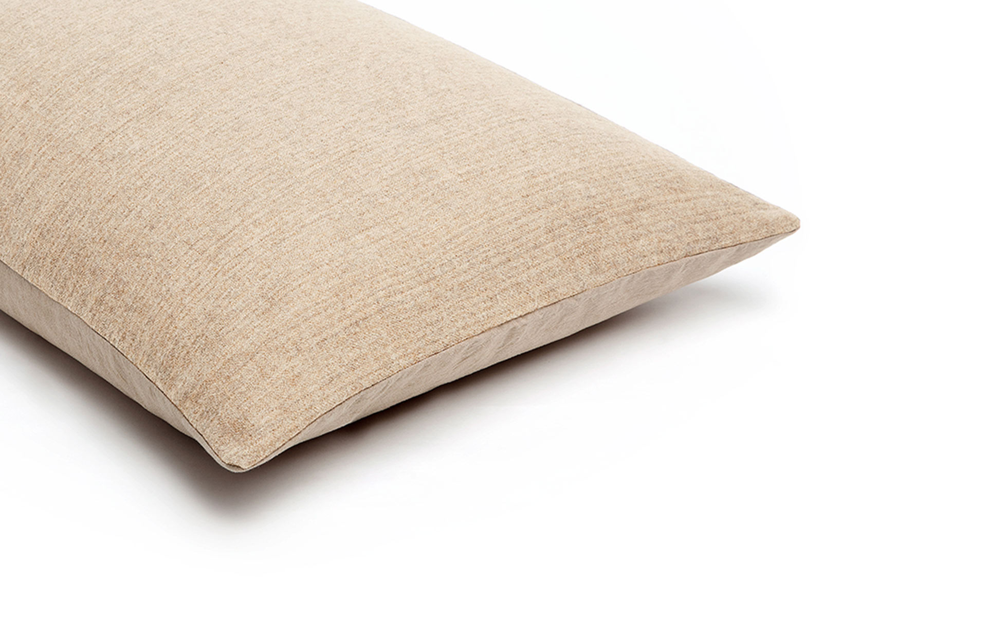 Mrs.Me home couture - cushion Tyler Camel detail 2